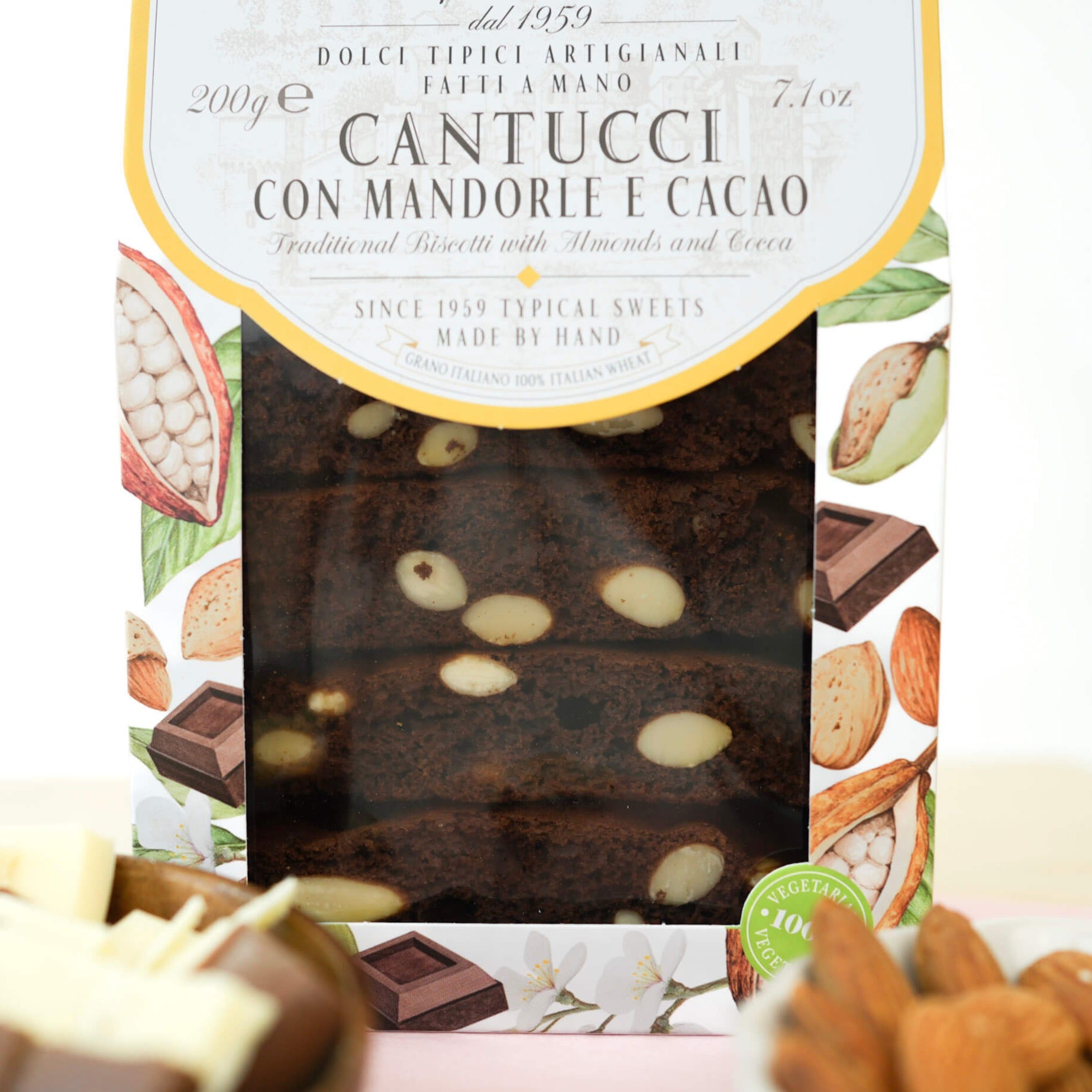 Cantuccini oder auch Cantucci sind italienische Kekse, welche aufgrund ihrer knusprigen und knackigen Konsistenz geschätzt werden. Das toskanische Mandelgebäck wird im Heimatland entweder trocken vernascht oder in Kaffee oder Wein getunkt. Jetzt Cantuccini kaufen!