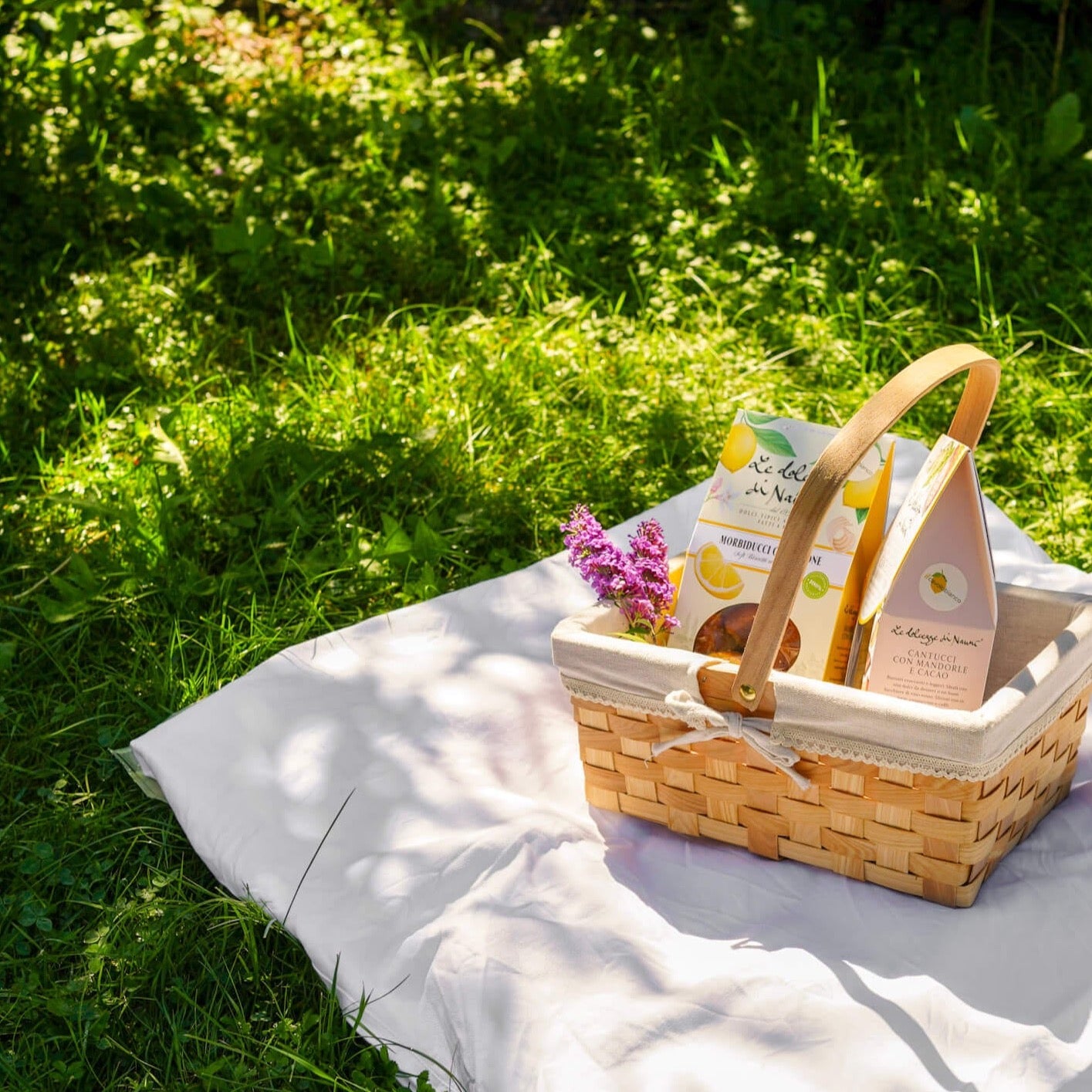 Handgefertigte Cantucci aus Italien schmecken besonders knackig und knusprig. Sie werden in Kaffee oder Wein getränkt.